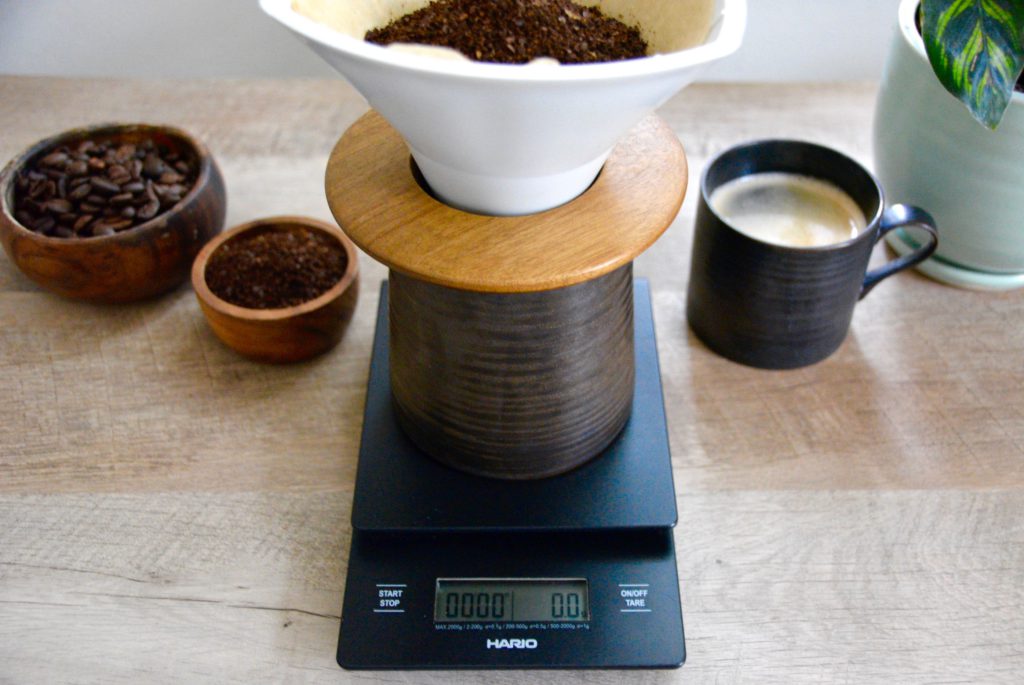 pour over coffee with scale and coffee mugs