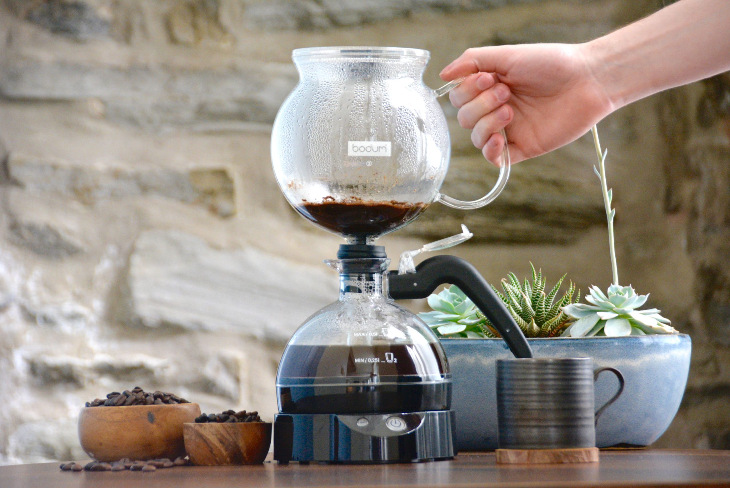 Hot or Cold Vacuum Brewed Coffee Maker